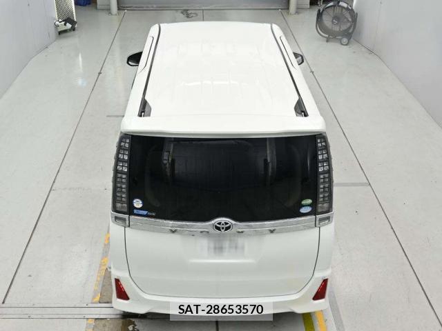 Toyota VOXY 2015-03 8866668-9
