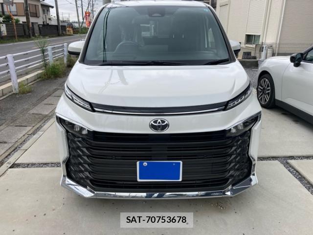 Toyota VOXY 2023-05 8866804-0