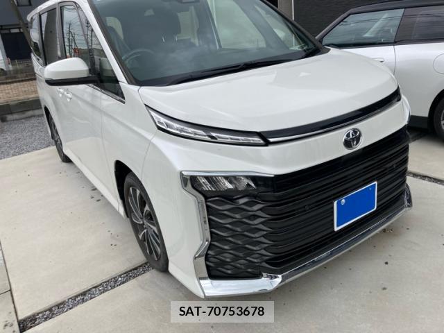 Toyota VOXY 2023-05 8866804-1