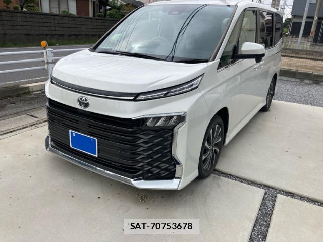 Toyota VOXY 2023-05 8866804-2