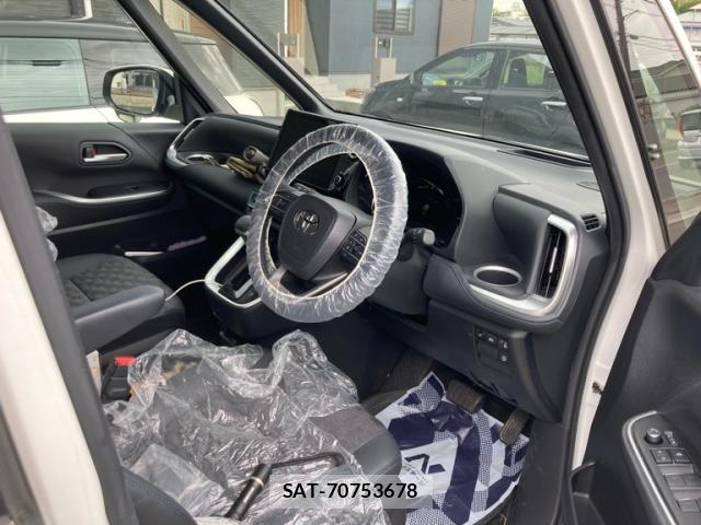 Toyota VOXY 2023-05 8866804-8