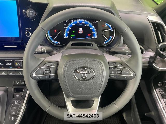 Toyota VOXY 2025-02 8866952-11