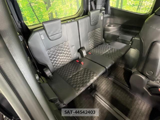 Toyota VOXY 2025-02 8866952-9