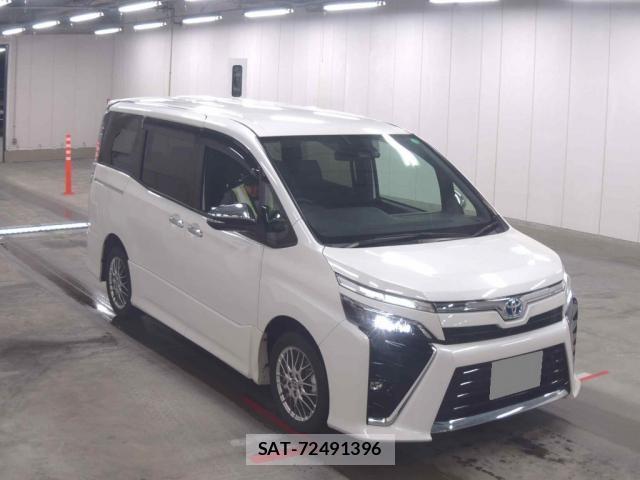 Toyota VOXY 2021-11 8867044-0