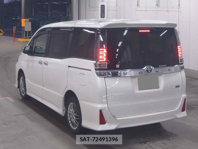 Toyota VOXY 2021-11 8867044-1
