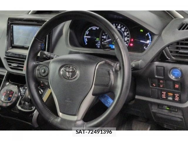 Toyota VOXY 2021-11 8867044-2