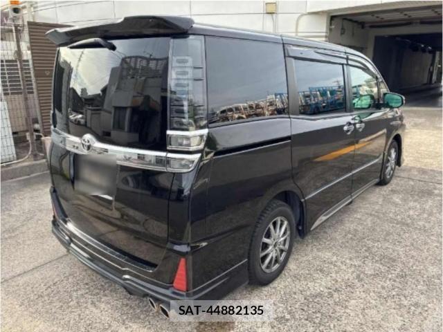 Toyota VOXY 2021 8867046-1