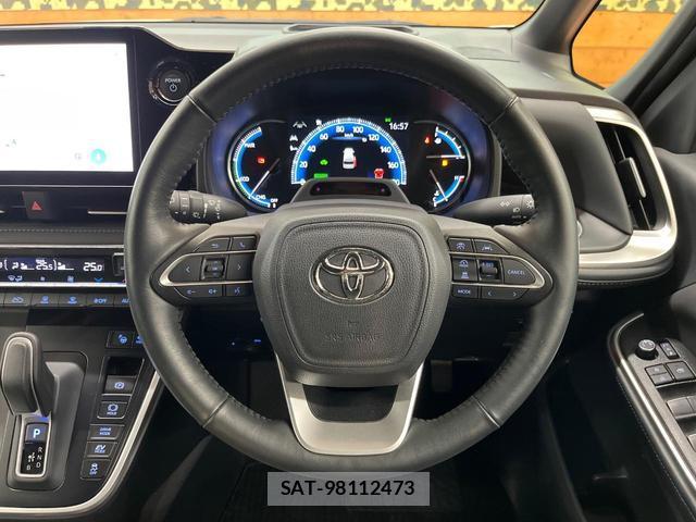 Toyota VOXY 2024-02 8867093-11