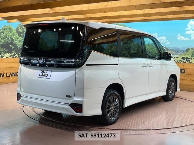 Toyota VOXY 2024-02 8867093-16