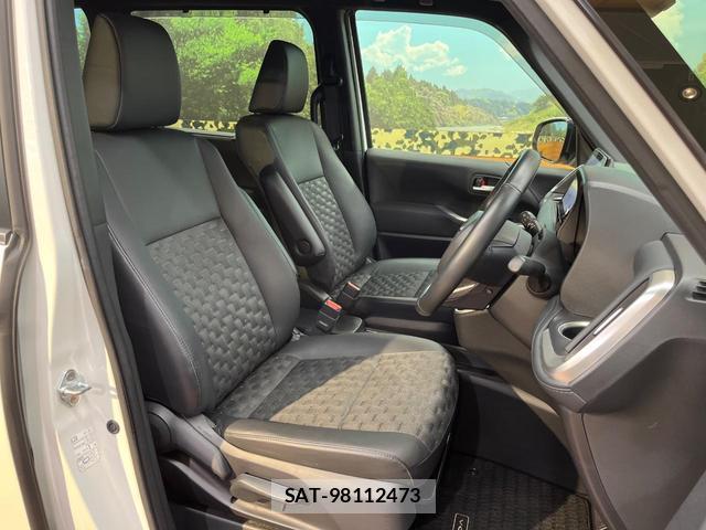Toyota VOXY 2024-02 8867093-7