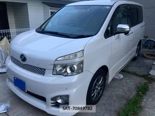 Toyota VOXY 2012-11 8867168-0