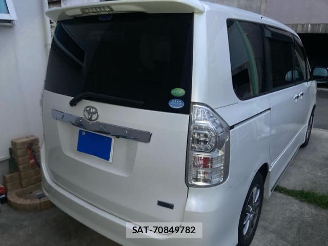 Toyota VOXY 2012-11 8867168-13