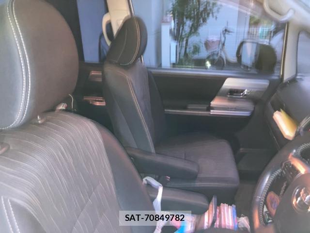 Toyota VOXY 2012-11 8867168-14