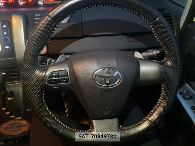 Toyota VOXY 2012-11 8867168-17