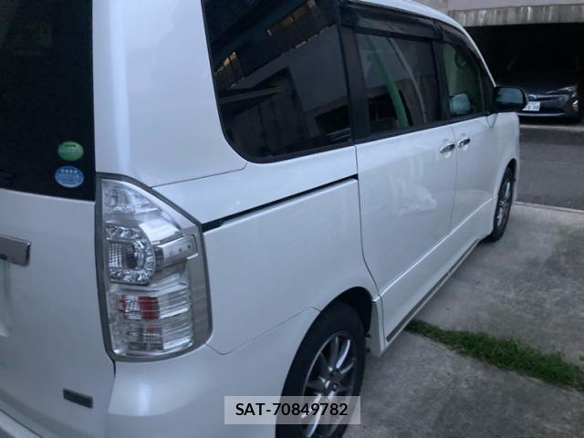 Toyota VOXY 2012-11 8867168-2