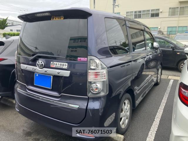 Toyota VOXY 2007-07 8867197-1