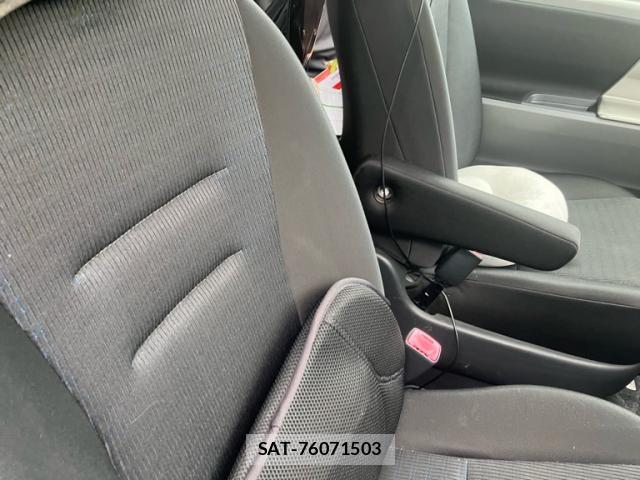 Toyota VOXY 2007-07 8867197-7