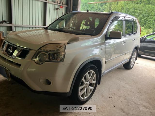 Nissan X-TRAIL 2012-09 8865842-0