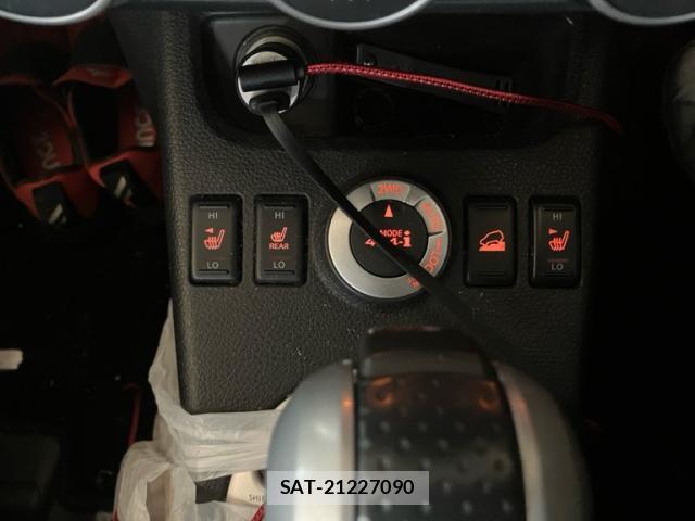 Nissan X-TRAIL 2012-09 8865842-19
