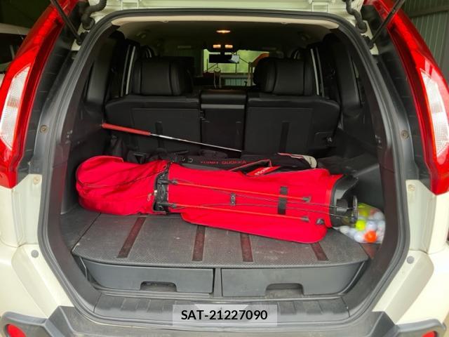 Nissan X-TRAIL 2012-09 8865842-3