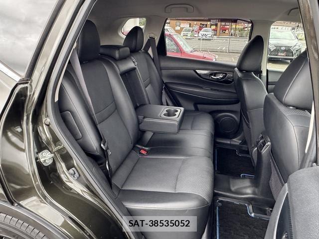 Nissan X-TRAIL 2018-02 8866596-8