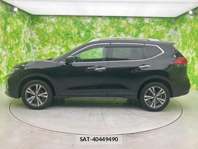 Nissan X-TRAIL 2018-03 8857031-1
