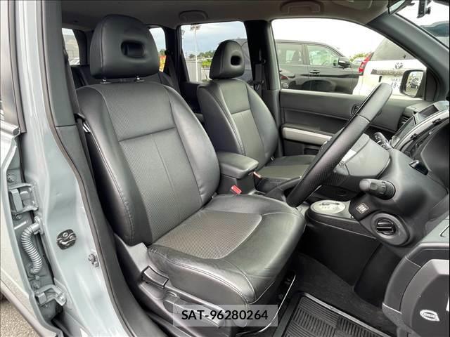 Nissan X-TRAIL 2014-06 8867400-10