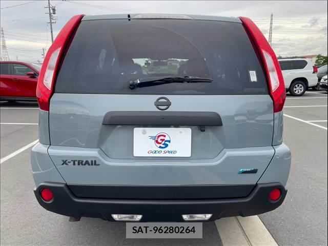 Nissan X-TRAIL 2014-06 8867400-15