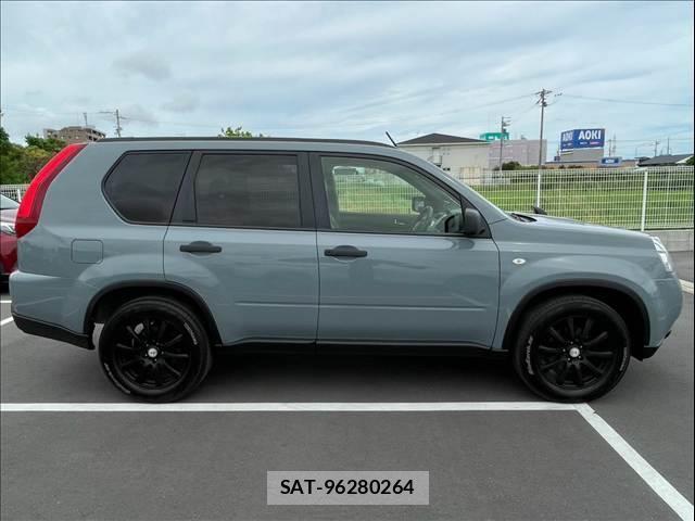 Nissan X-TRAIL 2014-06 8867400-17