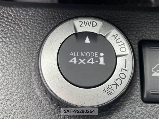 Nissan X-TRAIL 2014-06 8867400-5