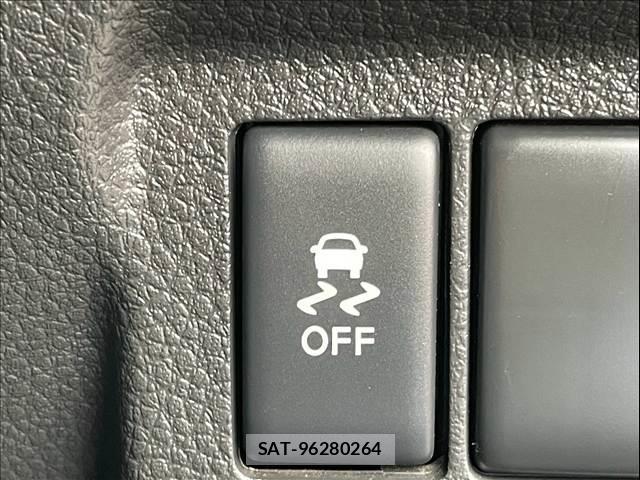 Nissan X-TRAIL 2014-06 8867400-7