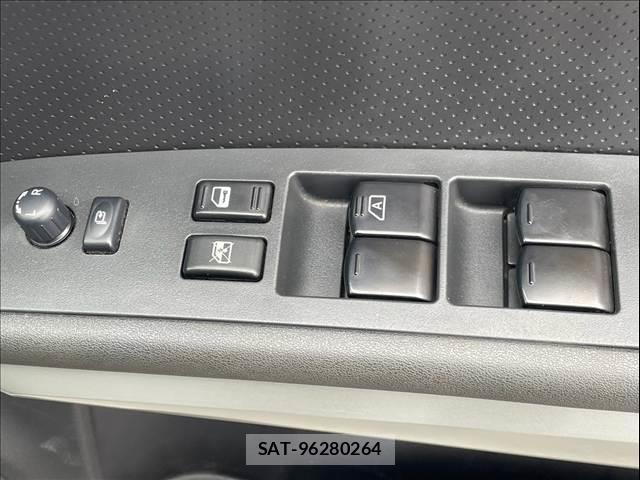 Nissan X-TRAIL 2014-06 8867400-8