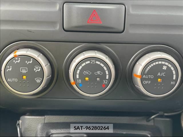 Nissan X-TRAIL 2014-06 8867400-9