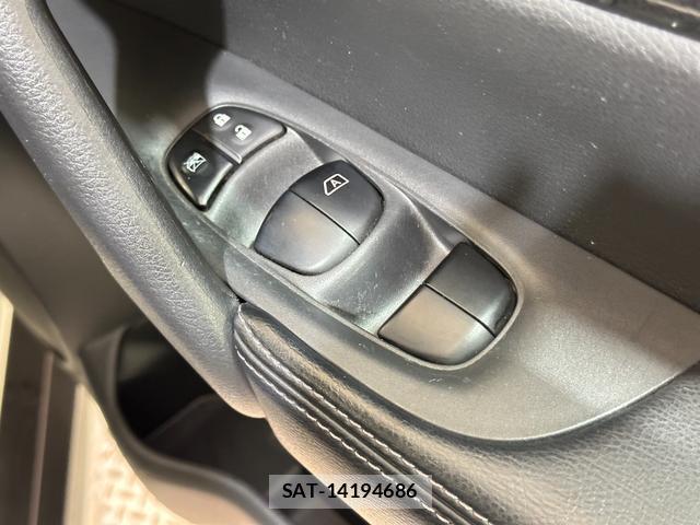 Nissan X-TRAIL 2016-02 8867420-10