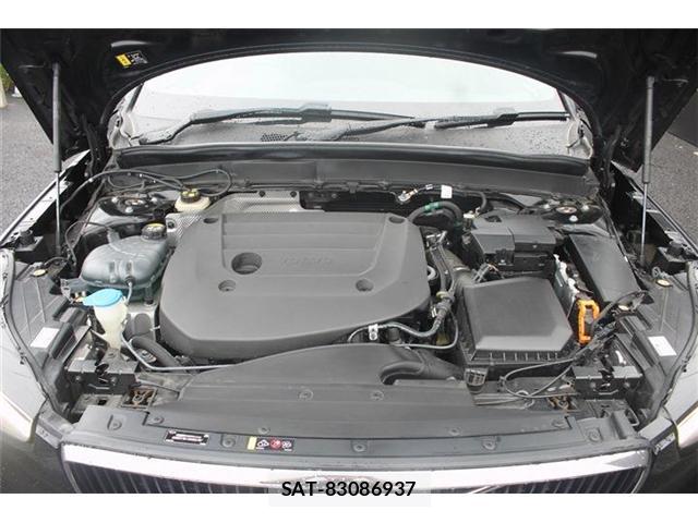 Volvo XC40 2022-08 8866691-1