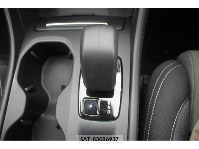 Volvo XC40 2022-08 8866691-4
