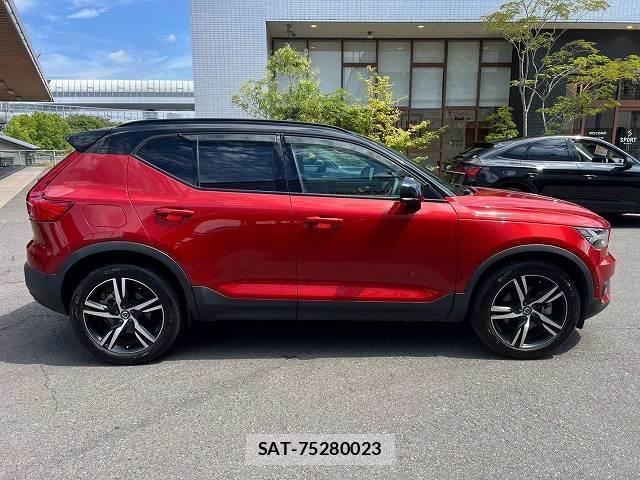 Volvo XC40 2021-06 8867216-17