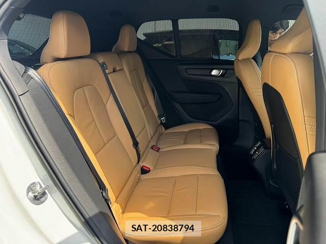 Volvo XC40 2022-05 8867219-11