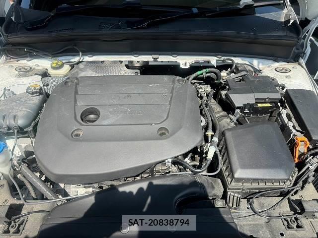 Volvo XC40 2022-05 8867219-13