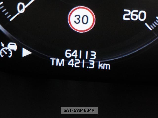 Volvo XC60 2020-04 8865724-9