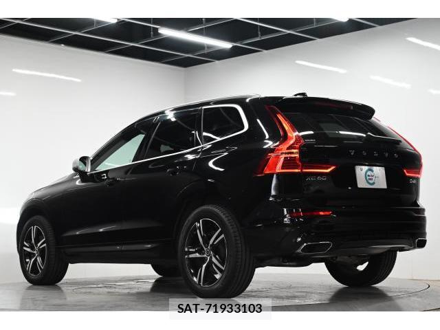 Volvo XC60 2018-04 8865728-1