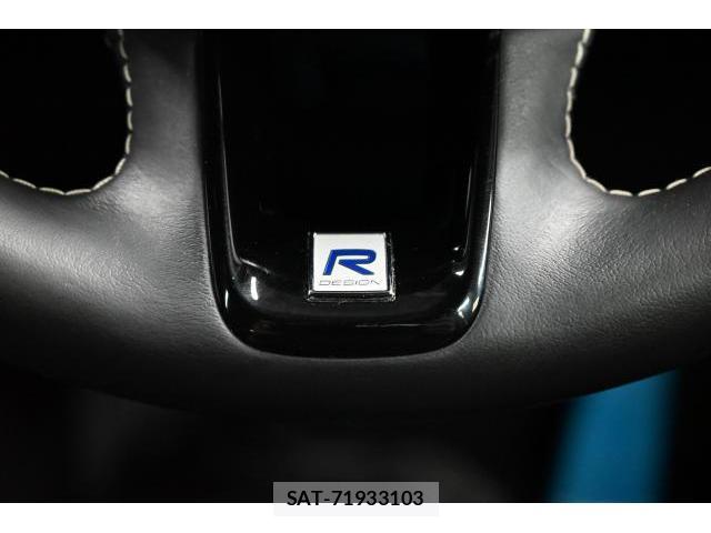 Volvo XC60 2018-04 8865728-10