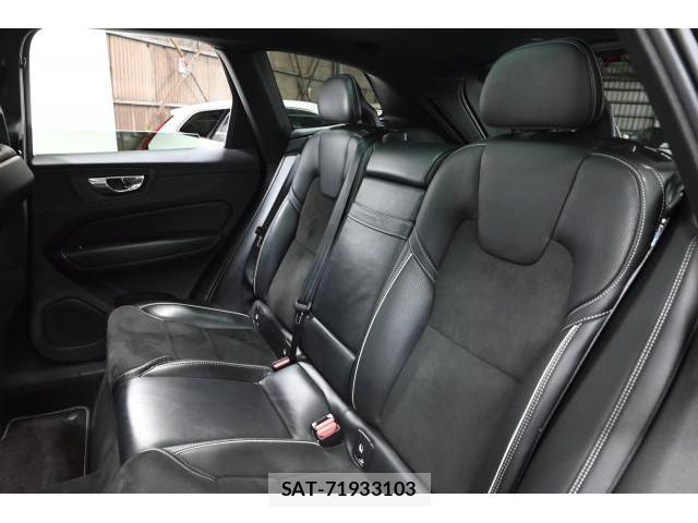 Volvo XC60 2018-04 8865728-15