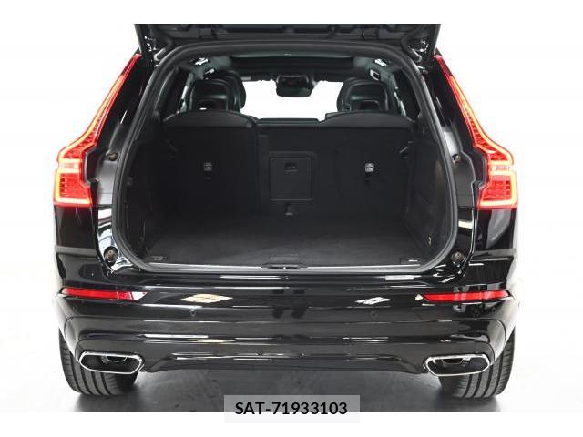 Volvo XC60 2018-04 8865728-16