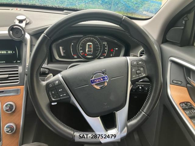 Volvo XC60 2016-11 8865756-10