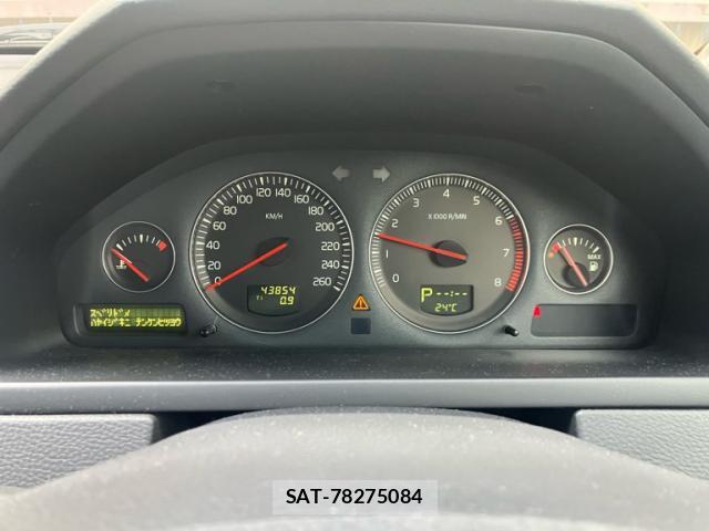 Volvo XC90 2003-11 8865966-16