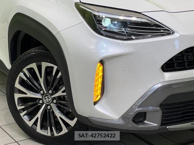 Toyota YARIS CROSS 2022-11 8865334-11