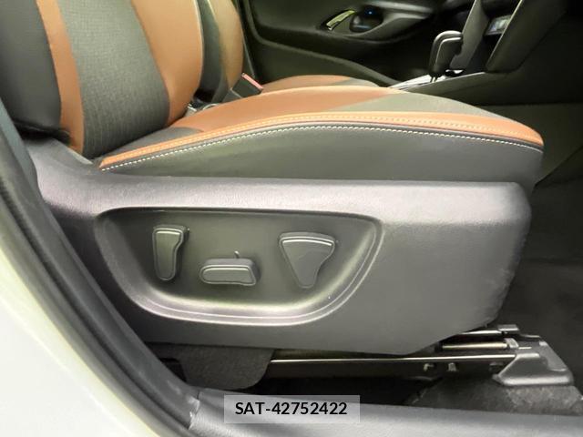 Toyota YARIS CROSS 2022-11 8865334-5