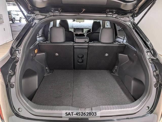 Toyota YARIS CROSS 2022-11 8865425-12