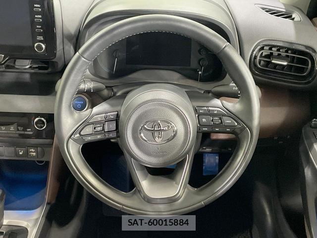 Toyota YARIS CROSS 2021-11 8865576-10
